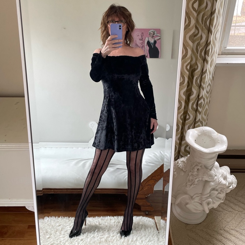 VINTAGE HOLLISTER BLACK VELOUR VELVET OFF THE SHOULDER LONG SLEEVE DRESS